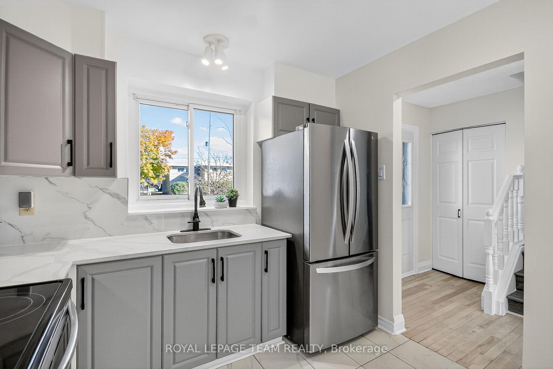 Photo 12 of Unit A, 434 Moodie Drive, Ottawa, Westcliffe Estates — HOMEH
