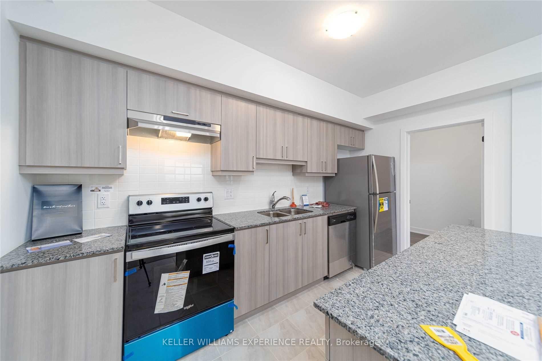 Photo 4 of Unit 605, 8 Culinary Lane, Barrie, Innis-Shore — HOMEH