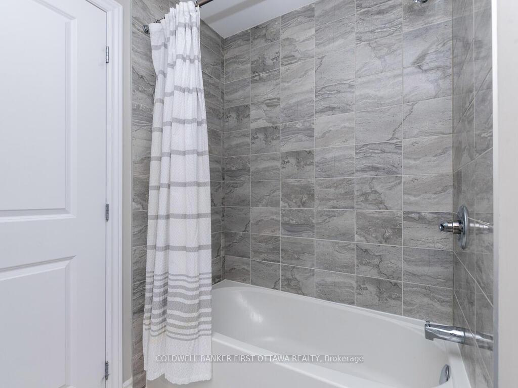 Photo 24 of 249 Kimpton Drive, Ottawa, Stittsville (North) — HOMEH