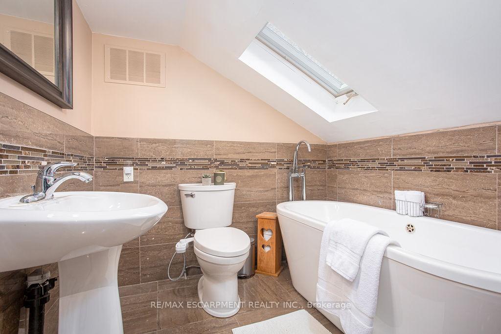 Photo 19 of 61 Northcliffe Avenue, Hamilton, Pleasant View — HOMEH