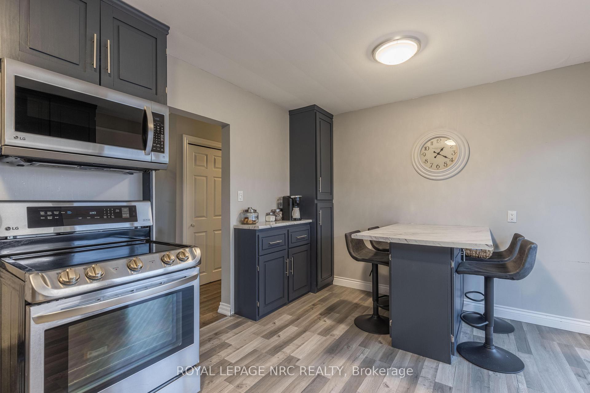 Photo 10 of 21 Greenwood Avenue, St. Catharines, Secord Woods — HOMEH