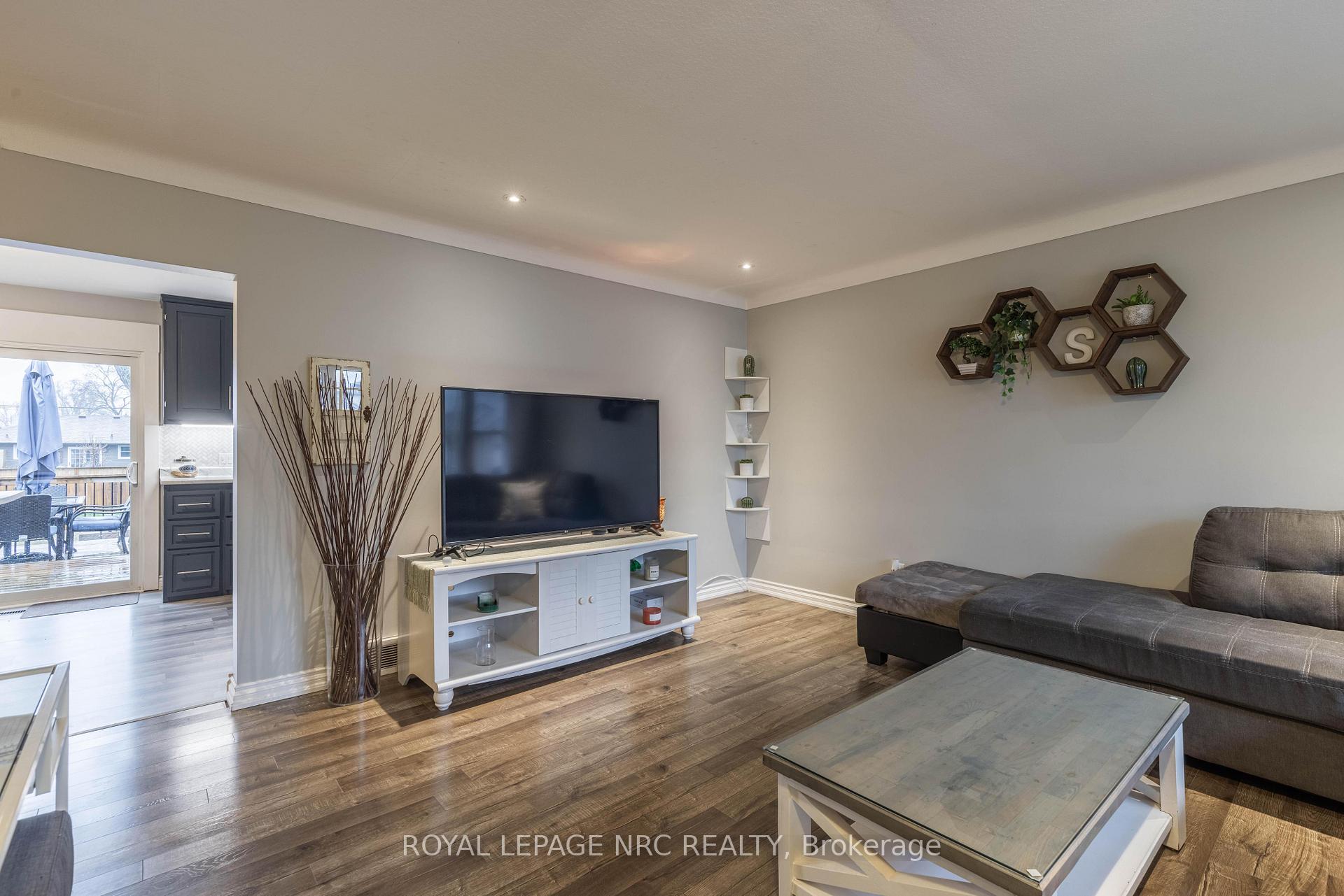 Photo 53 of 21 Greenwood Avenue, St. Catharines, Secord Woods — HOMEH