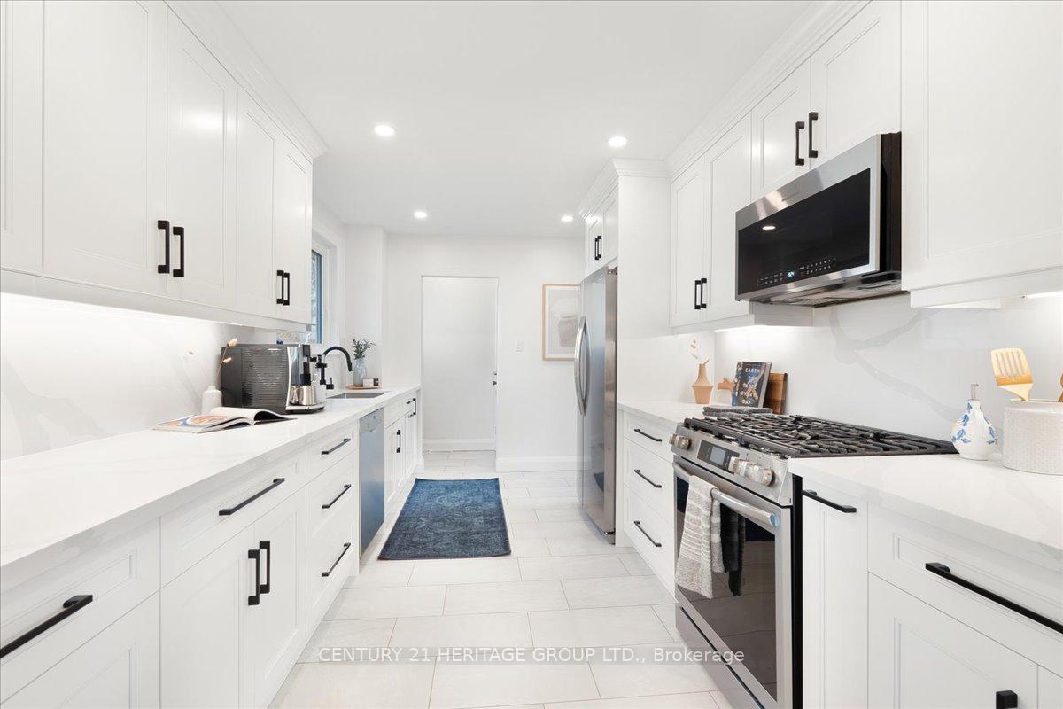 Photo 12 of 67 Pleasant Avenue, Hamilton, Dundas — HOMEH