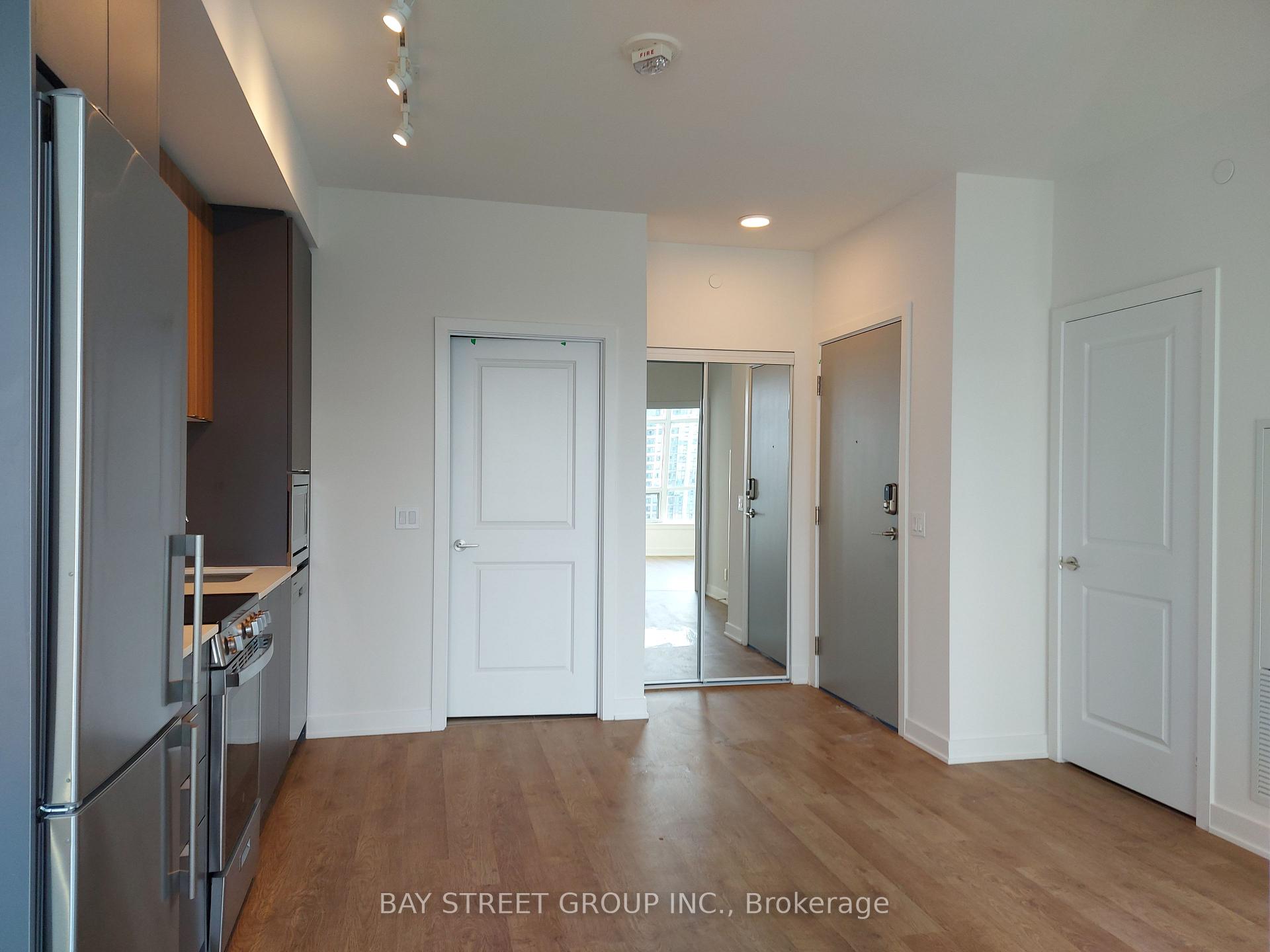 Photo 2 of Unit B1006, 50 Upper Mall Way, Vaughan, Brownridge — HOMEH