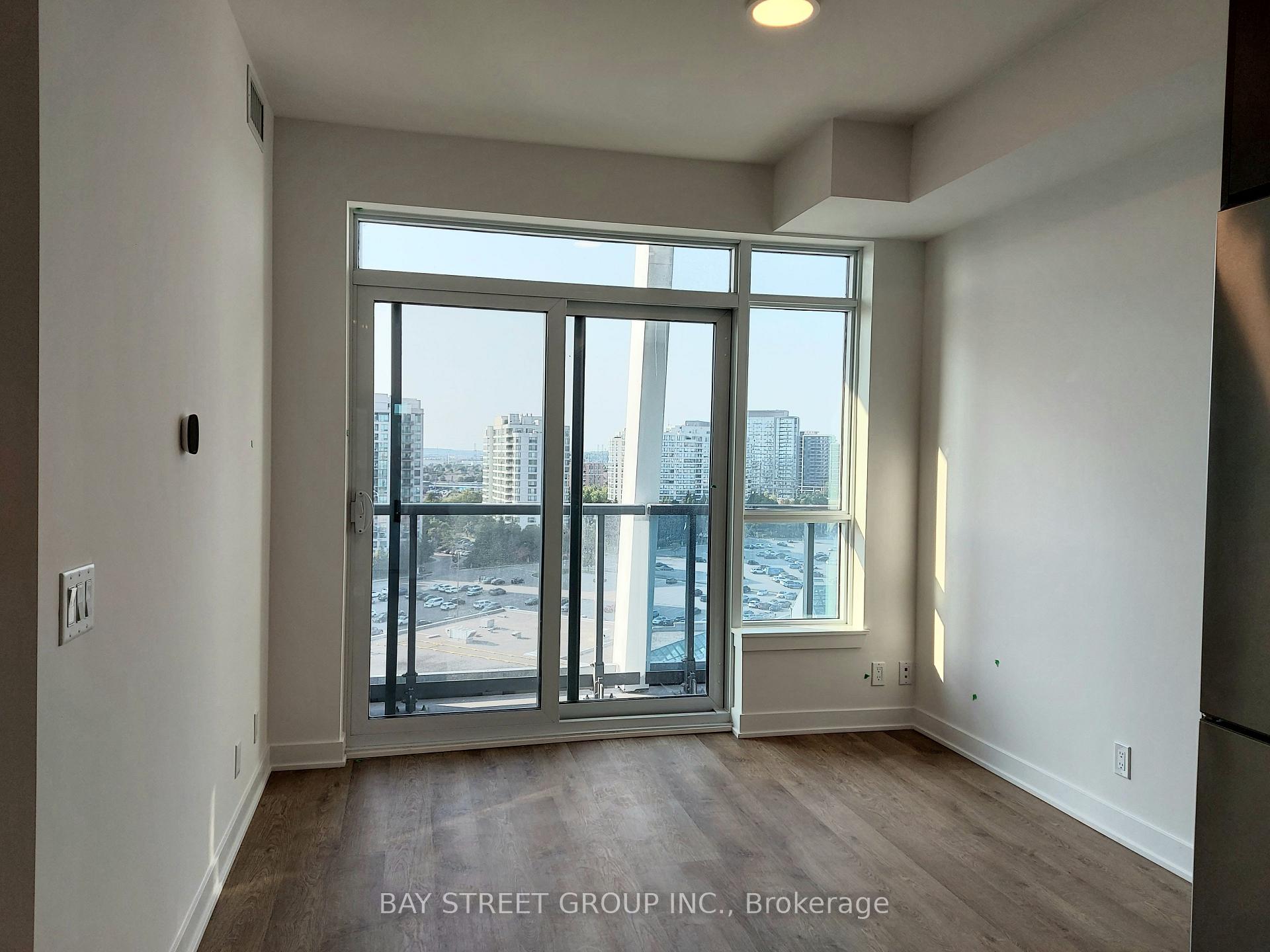 Photo 4 of Unit B1006, 50 Upper Mall Way, Vaughan, Brownridge — HOMEH