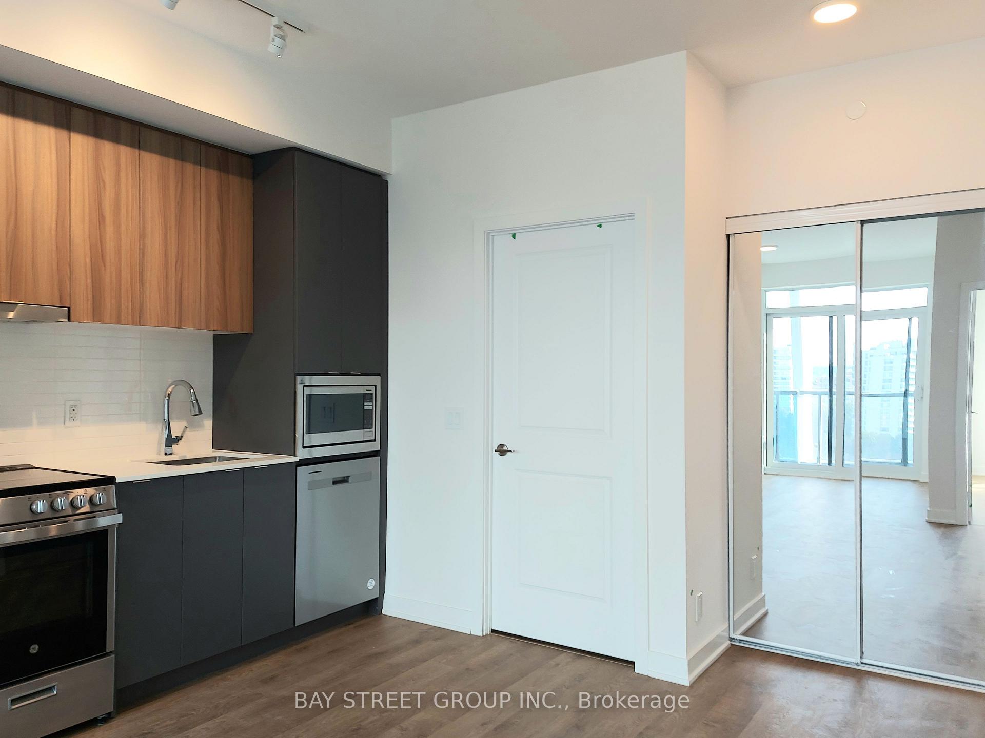 Photo 6 of Unit B1006, 50 Upper Mall Way, Vaughan, Brownridge — HOMEH