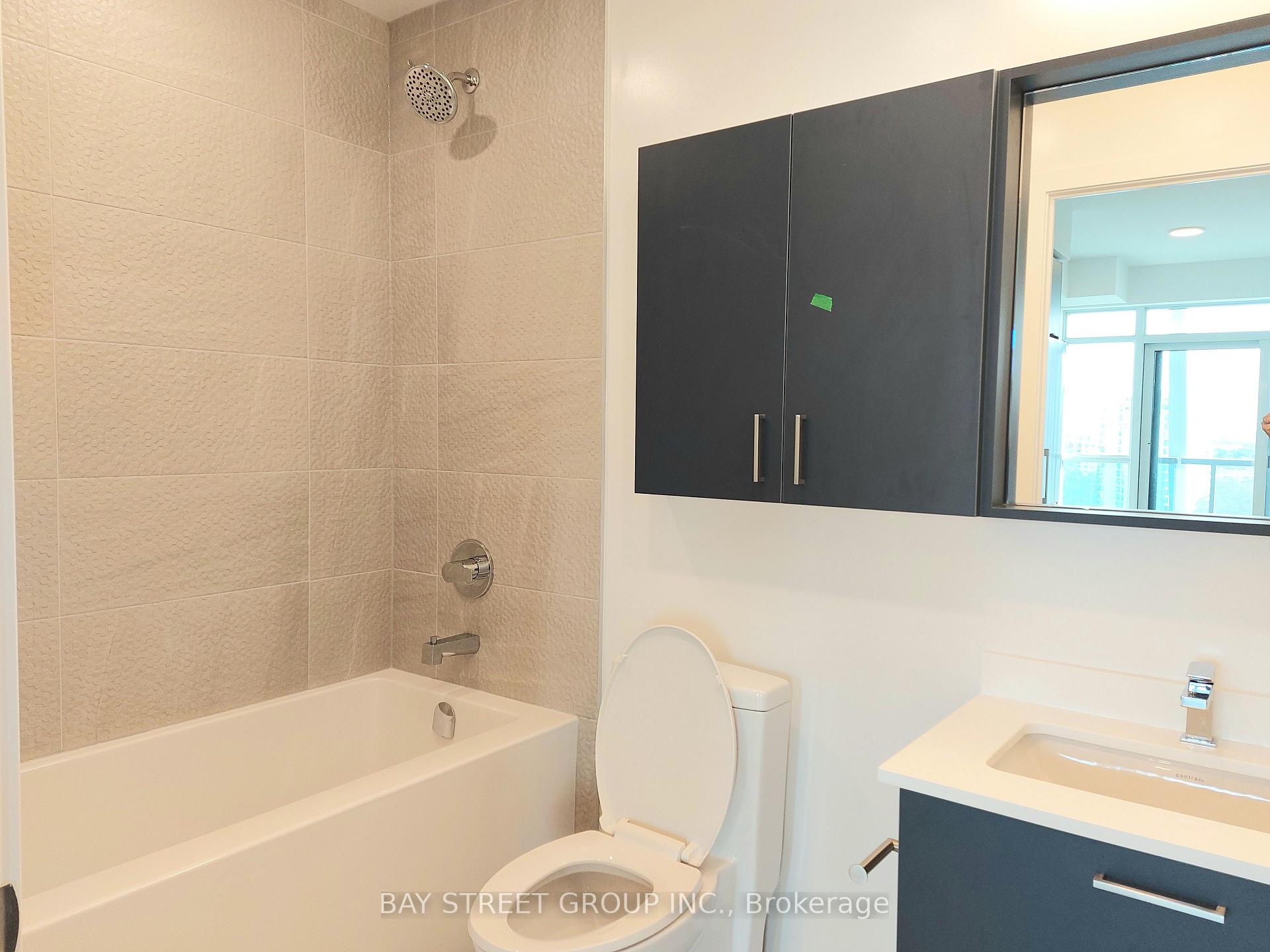 Photo 8 of Unit B1006, 50 Upper Mall Way, Vaughan, Brownridge — HOMEH