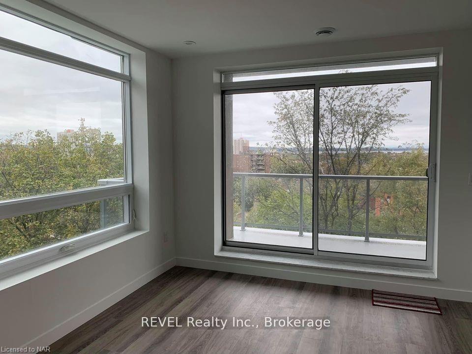 Photo 5 of Unit 407, 479 Charlton Ave E, Hamilton, Stinson — HOMEH