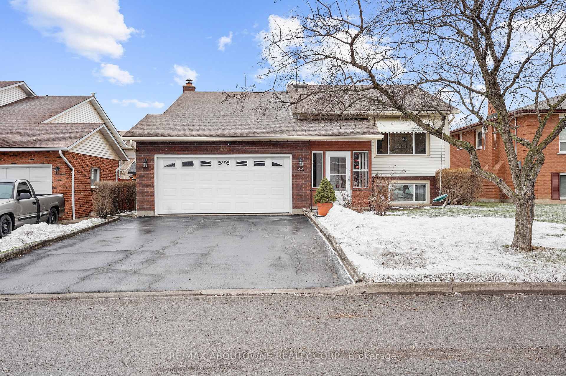 Photo 1 of 44 The Meadows Street, St. Catharines, Lakeport — HOMEH