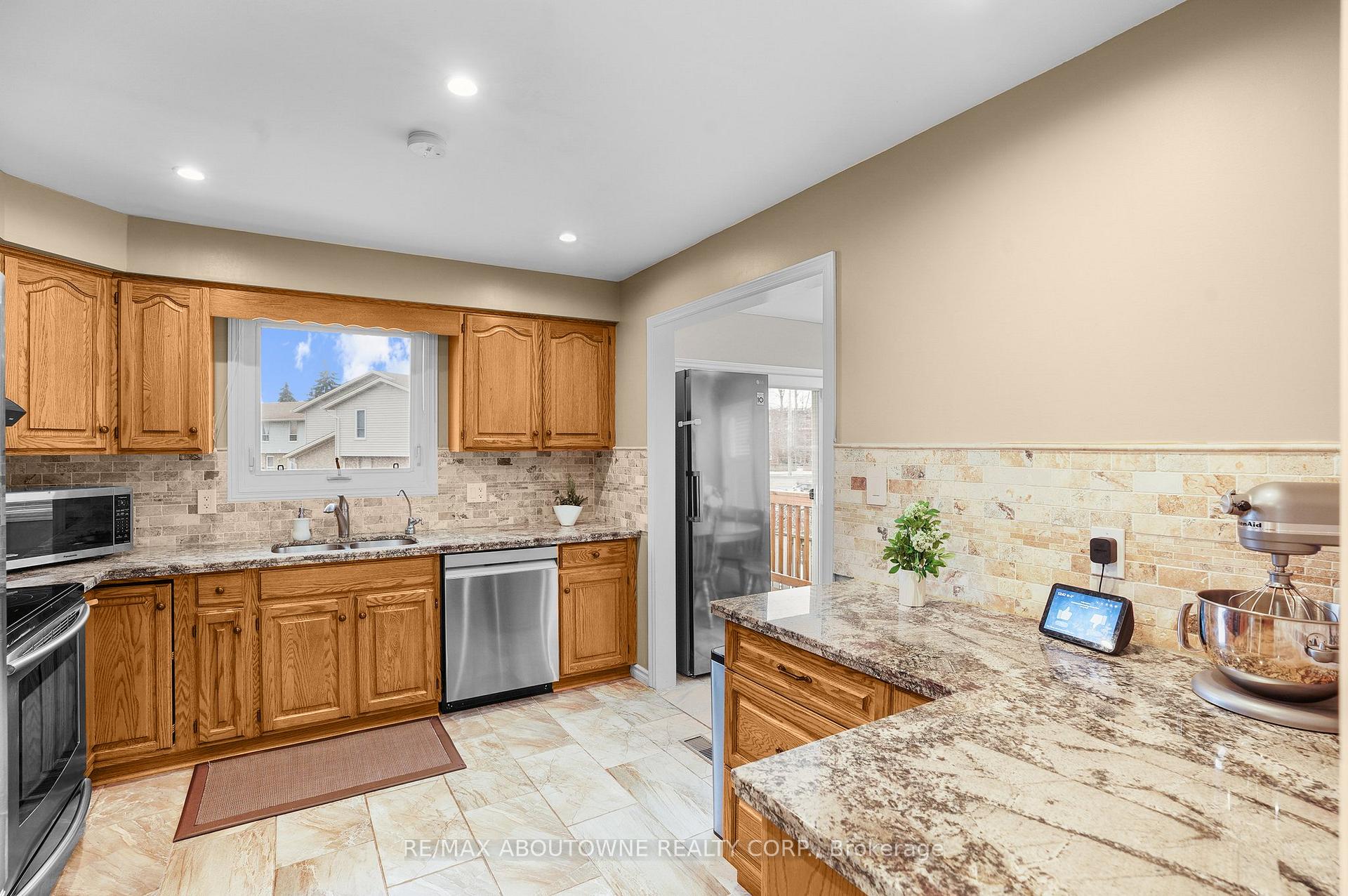 Photo 12 of 44 The Meadows Street, St. Catharines, Lakeport — HOMEH