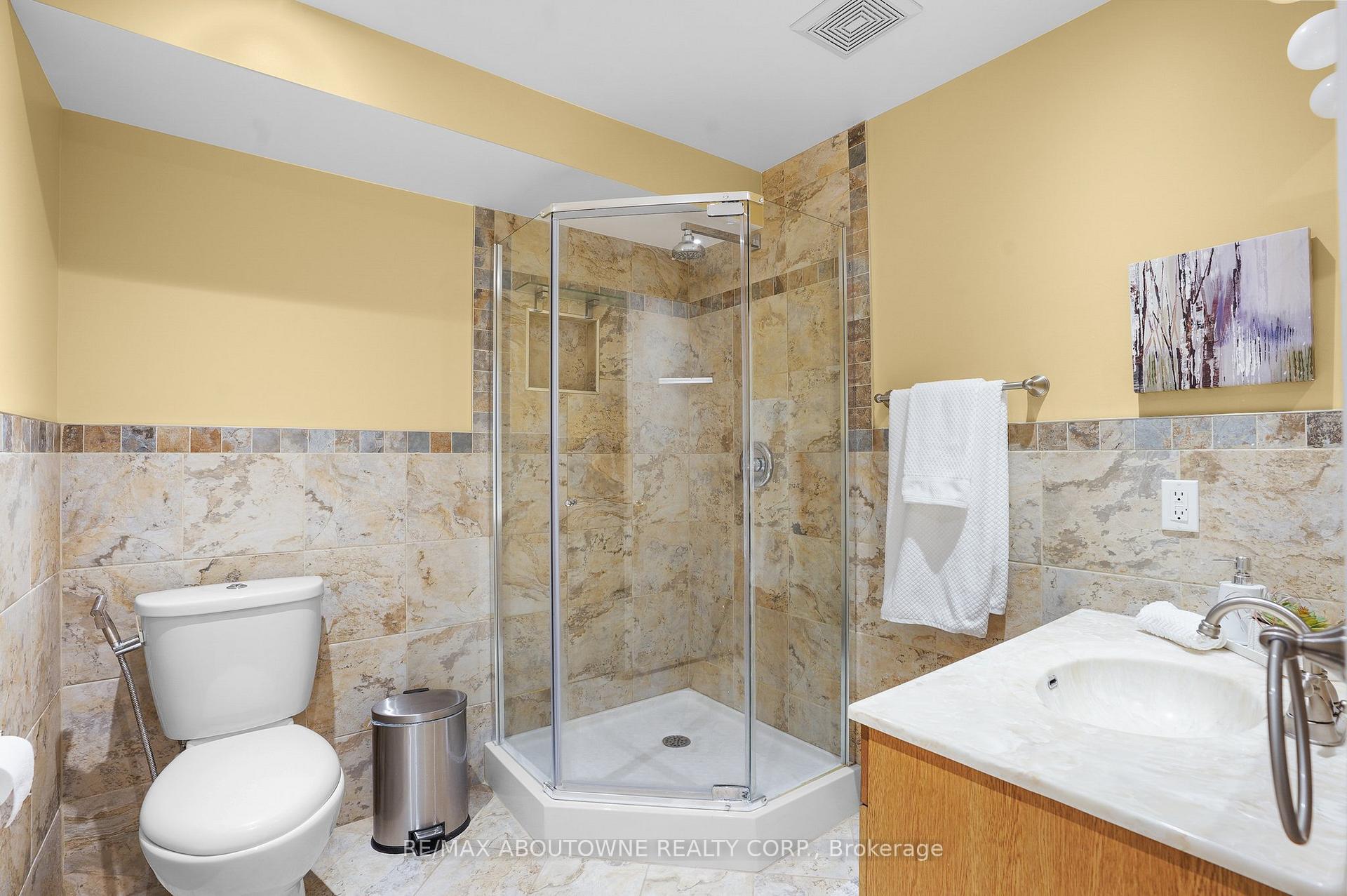 Photo 33 of 44 The Meadows Street, St. Catharines, Lakeport — HOMEH