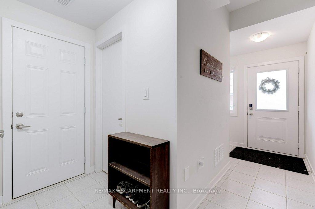 Photo 3 of Unit 74, 590 North Service Road, Hamilton, Lakeshore — HOMEH