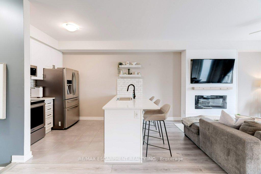 Photo 6 of Unit 74, 590 North Service Road, Hamilton, Lakeshore — HOMEH