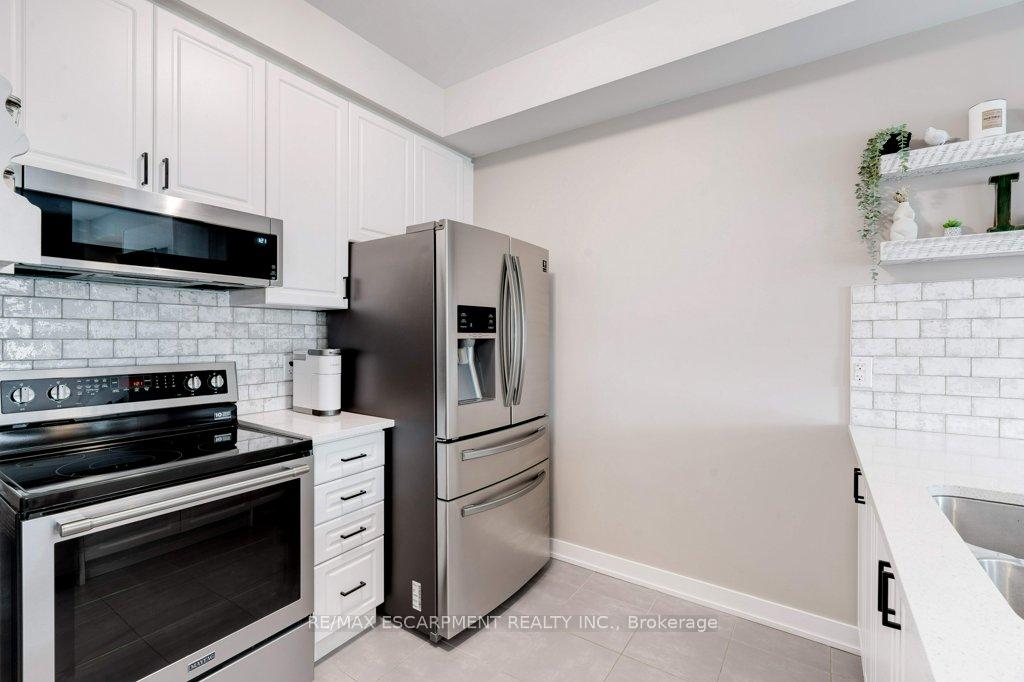 Photo 7 of Unit 74, 590 North Service Road, Hamilton, Lakeshore — HOMEH