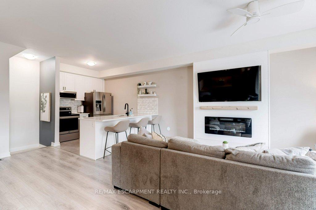 Photo 15 of Unit 74, 590 North Service Road, Hamilton, Lakeshore — HOMEH
