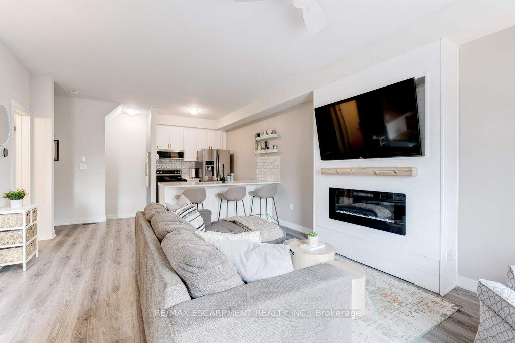 Photo 17 of Unit 74, 590 North Service Road, Hamilton, Lakeshore — HOMEH
