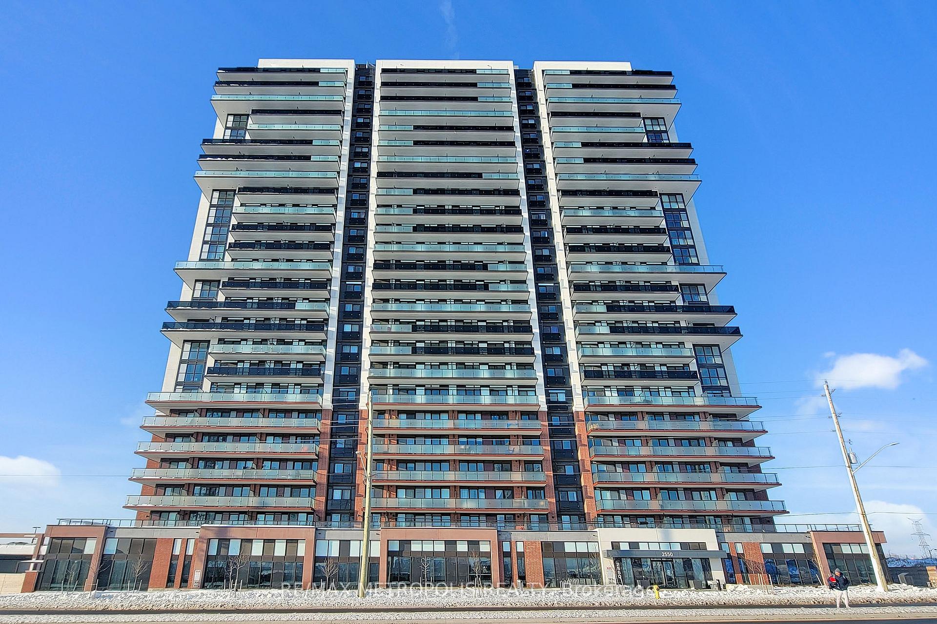 Front of Unit 2215, 2550 Simcoe Street N