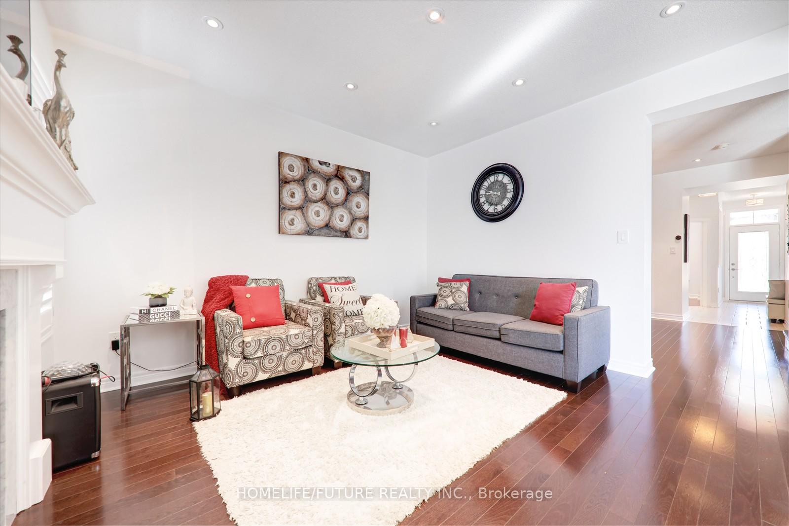 Photo 11 of 4 Bignell Crescent, Ajax, Northeast Ajax — HOMEH