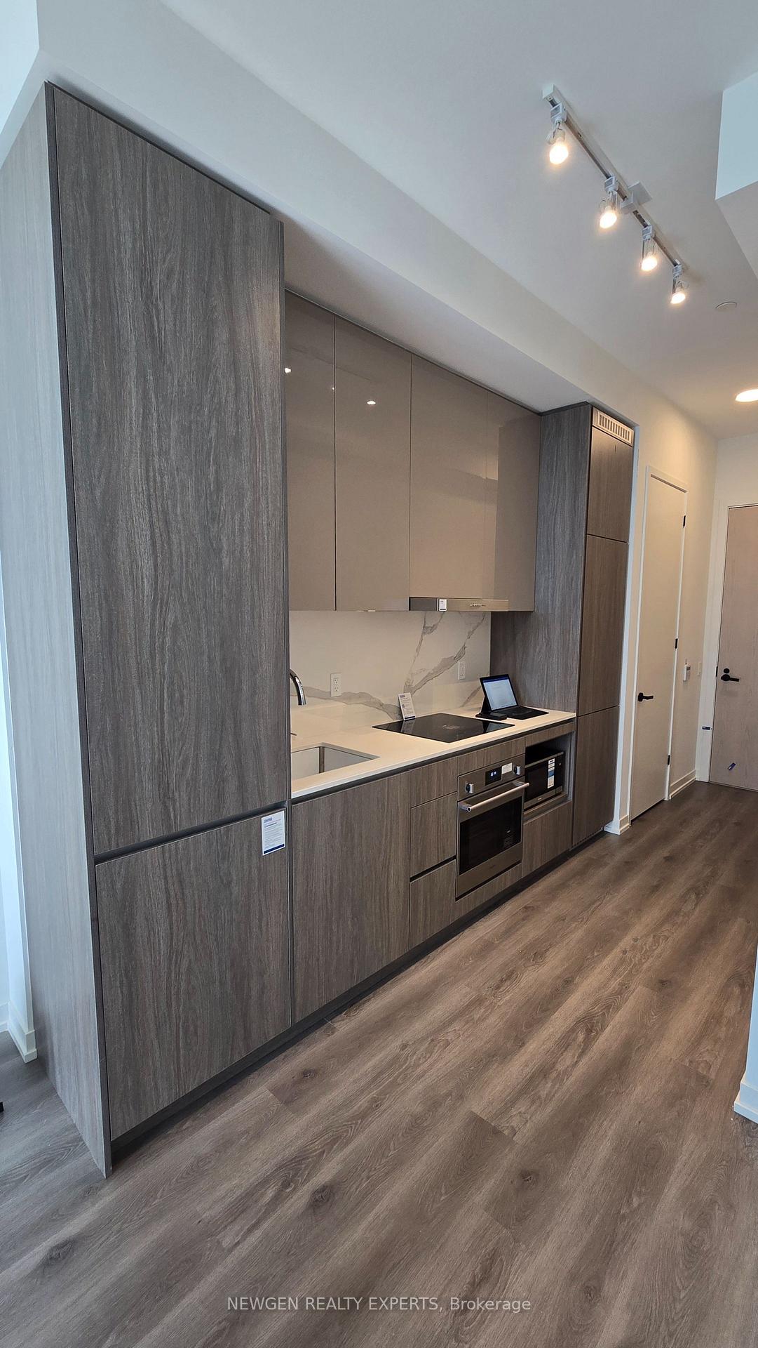 Photo 15 of Unit 1915, 28 Interchange Way, Vaughan, Vaughan Corporate Centre — HOMEH