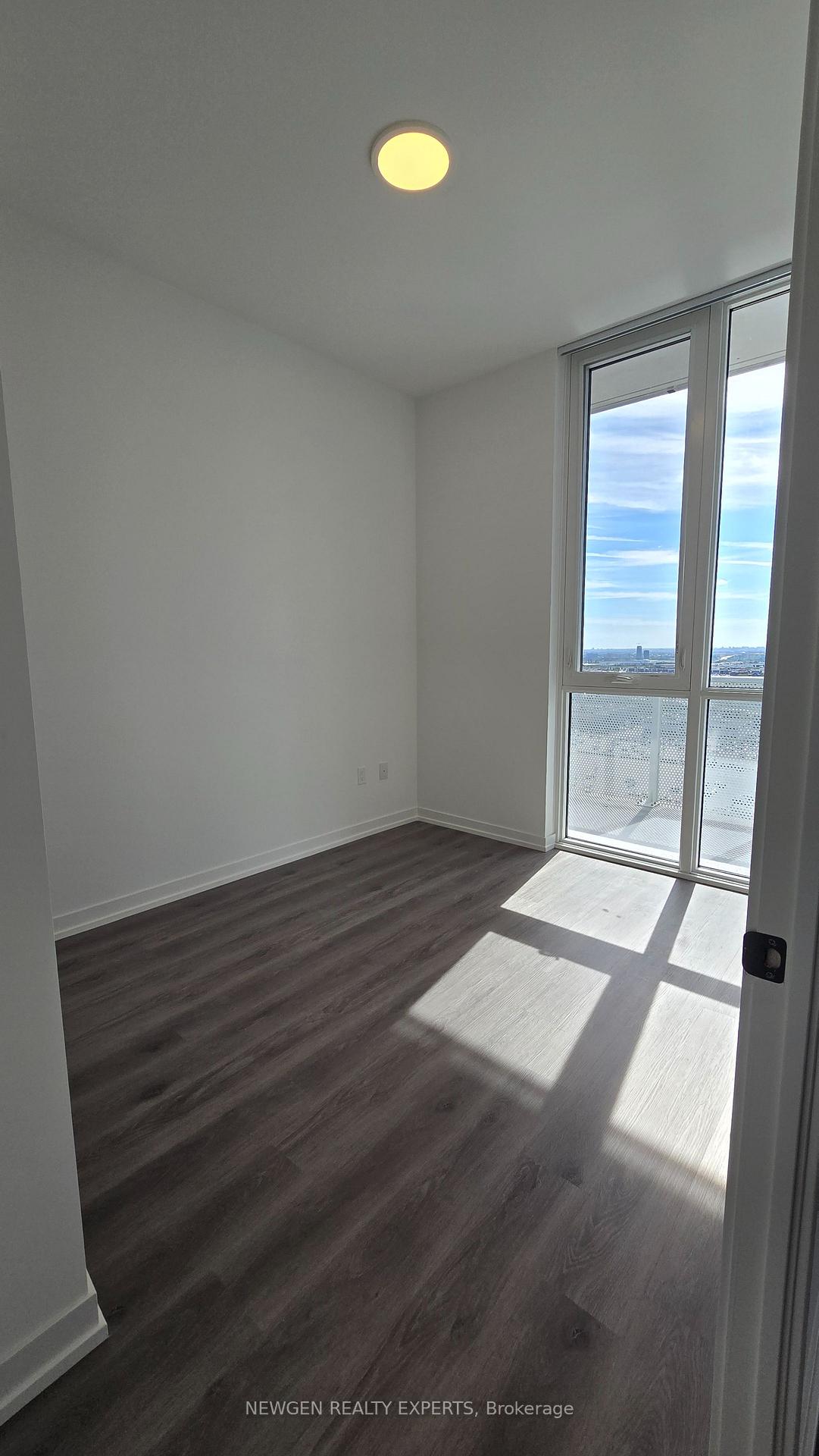 Photo 17 of Unit 1915, 28 Interchange Way, Vaughan, Vaughan Corporate Centre — HOMEH
