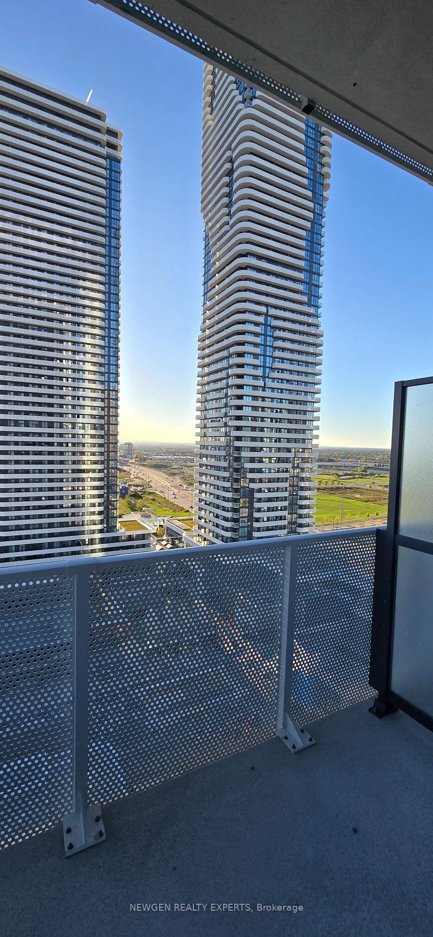 Photo 3 of Unit 1915, 28 Interchange Way, Vaughan, Vaughan Corporate Centre — HOMEH