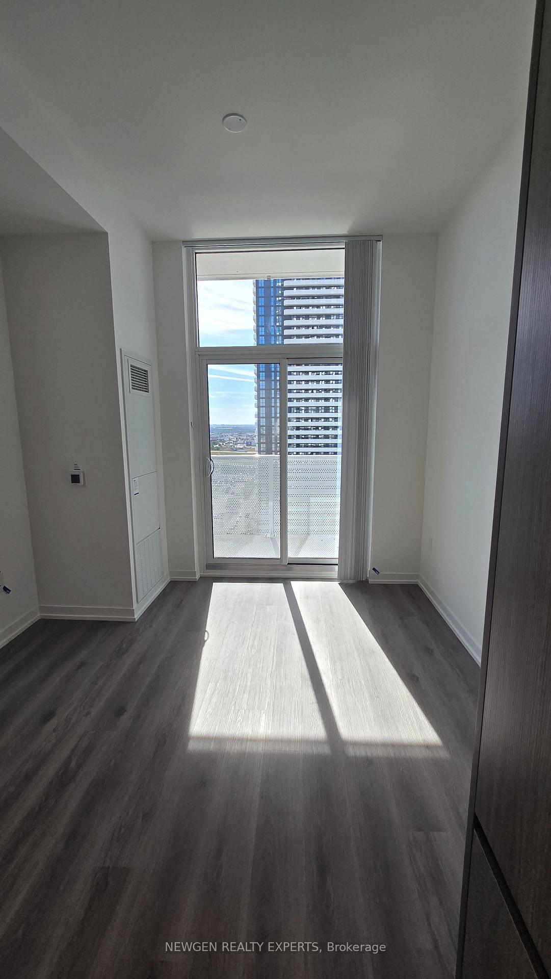 Photo 8 of Unit 1915, 28 Interchange Way, Vaughan, Vaughan Corporate Centre — HOMEH
