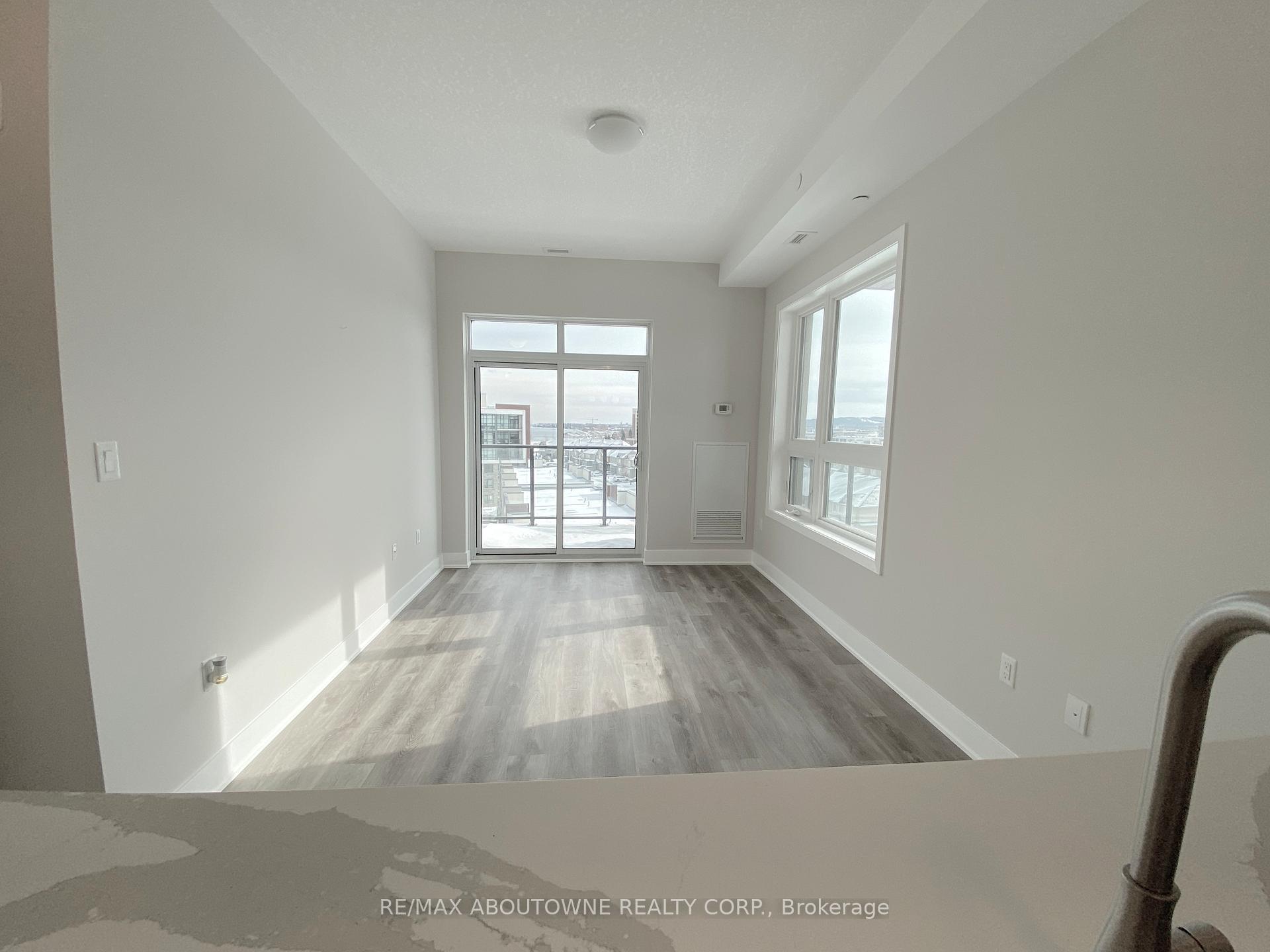 Photo 8 of Unit 611, 125 Shoreview Place, Hamilton, Lakeshore — HOMEH