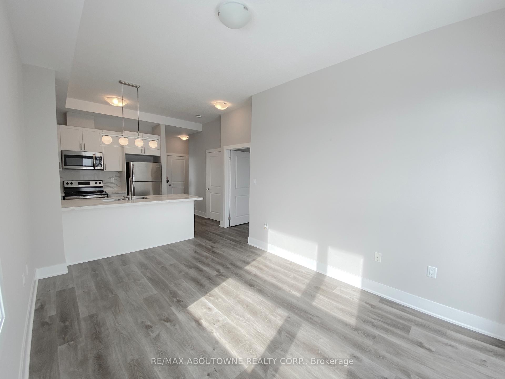 Photo 10 of Unit 611, 125 Shoreview Place, Hamilton, Lakeshore — HOMEH