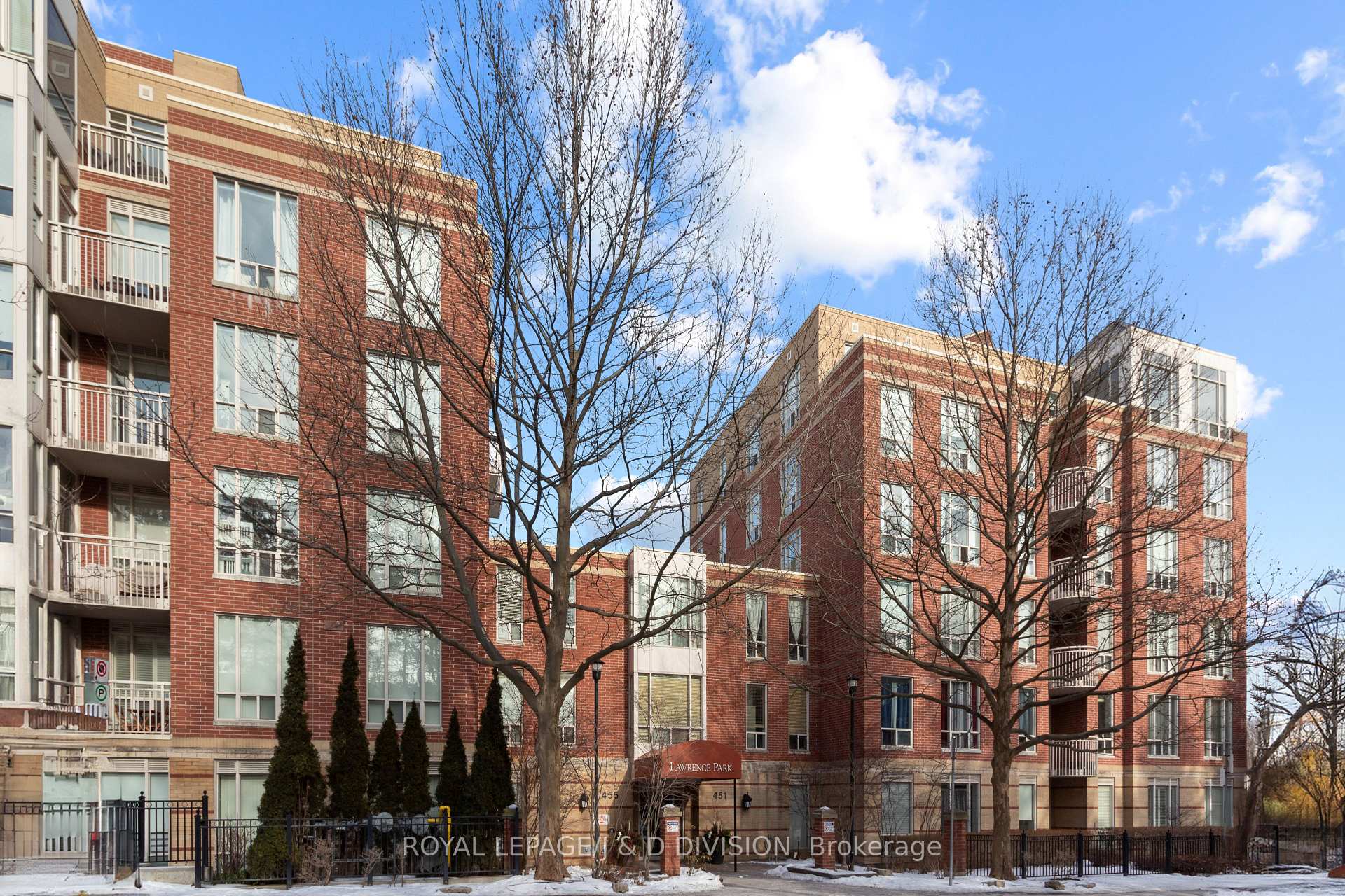 Front of Unit 317, 455 Rosewell Avenue