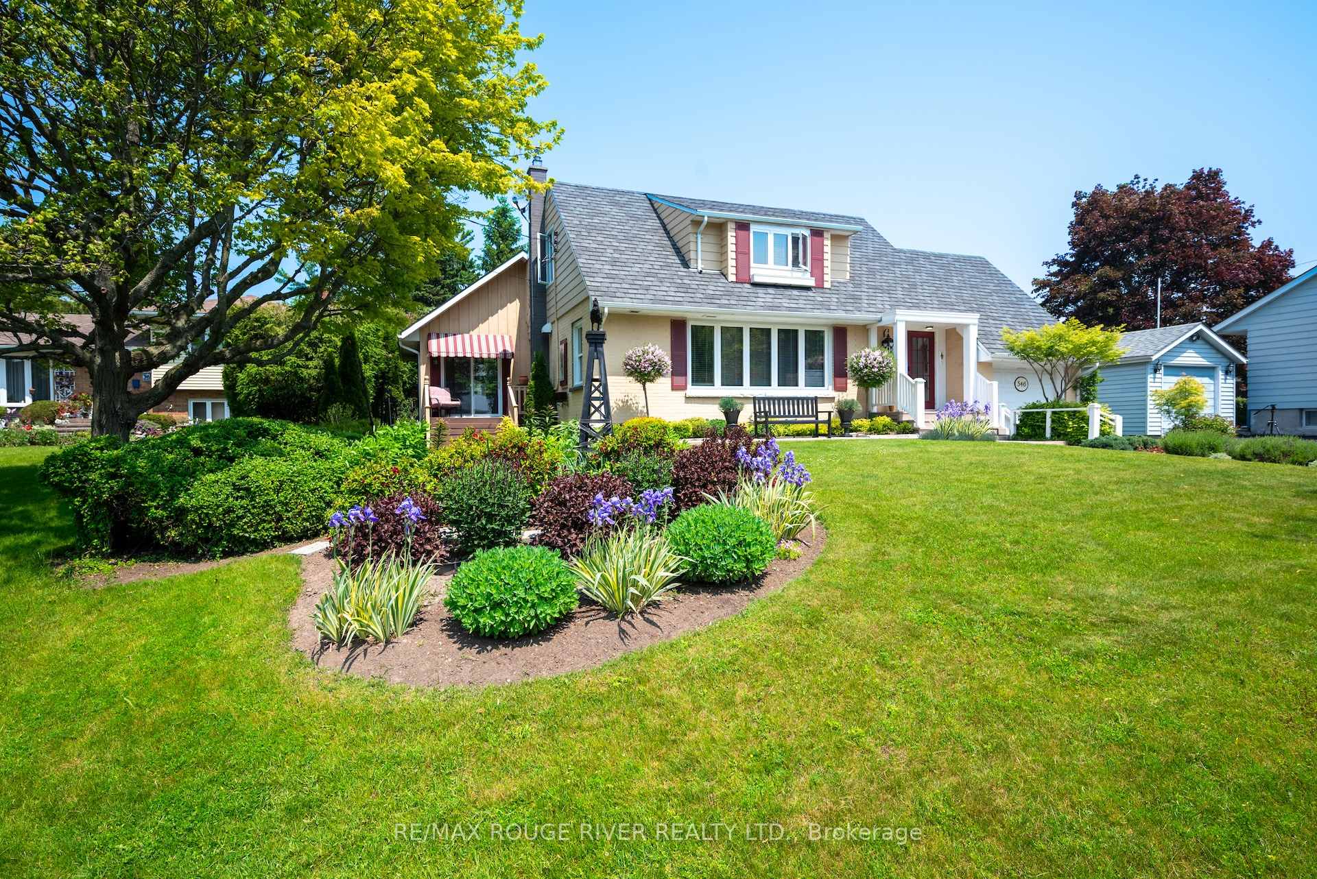 Photo 3 of 546 Lakeshore Road, Cobourg — HOMEH