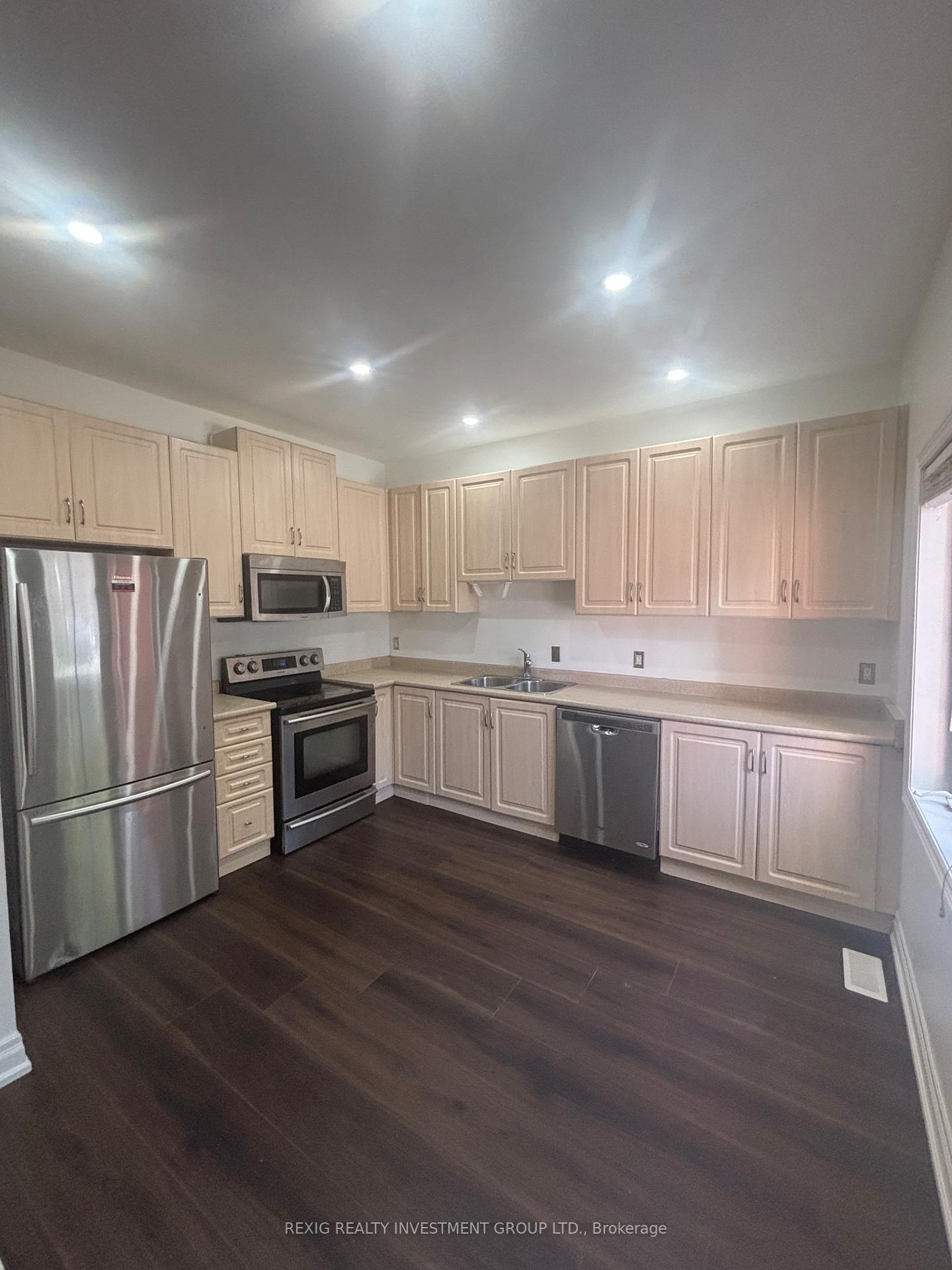 Photo 5 of Unit 40, 100 Beddoe Drive, Hamilton, Chedoke Park — HOMEH