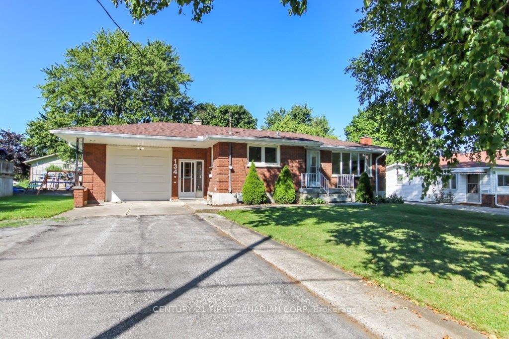 Photo 3 of 134 Lorne Street, Central Elgin, Belmont — HOMEH