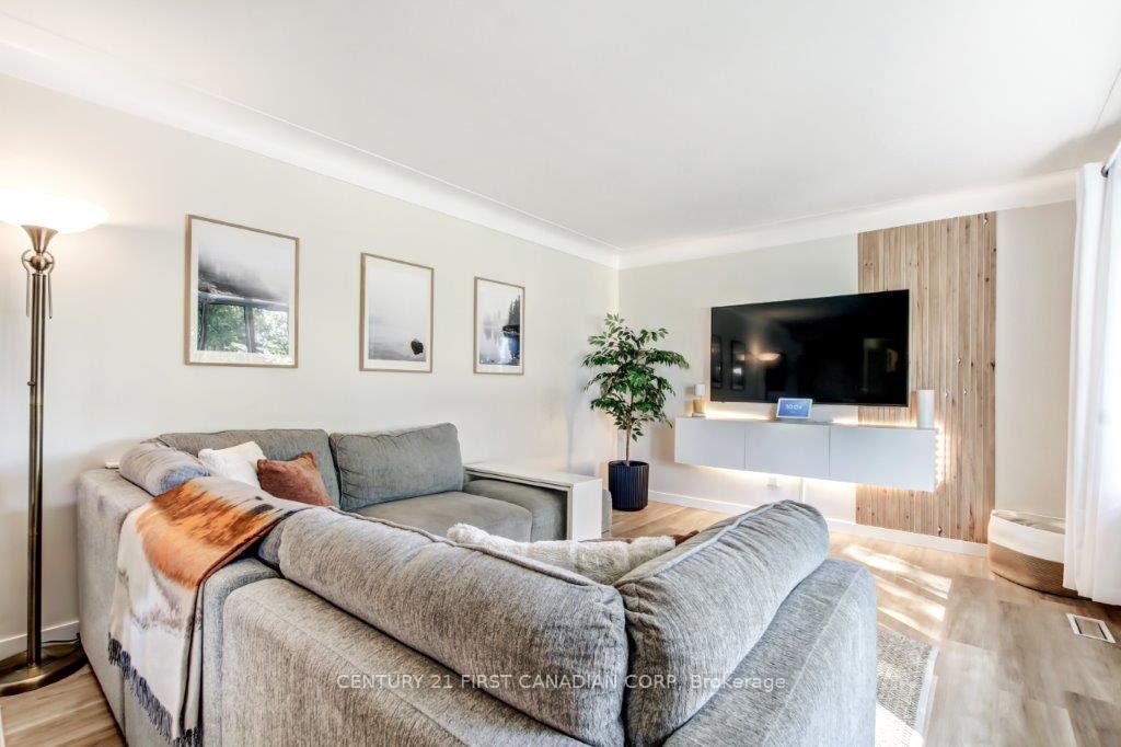 Photo 6 of 134 Lorne Street, Central Elgin, Belmont — HOMEH