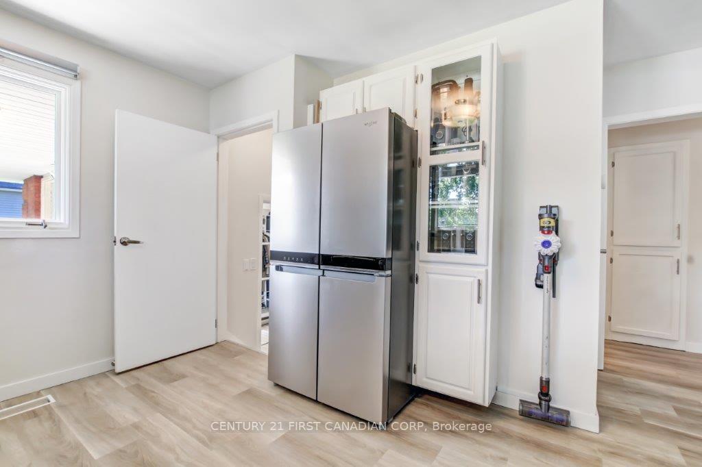 Photo 11 of 134 Lorne Street, Central Elgin, Belmont — HOMEH