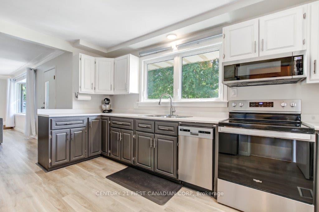 Photo 12 of 134 Lorne Street, Central Elgin, Belmont — HOMEH