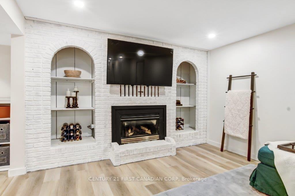 Photo 19 of 134 Lorne Street, Central Elgin, Belmont — HOMEH