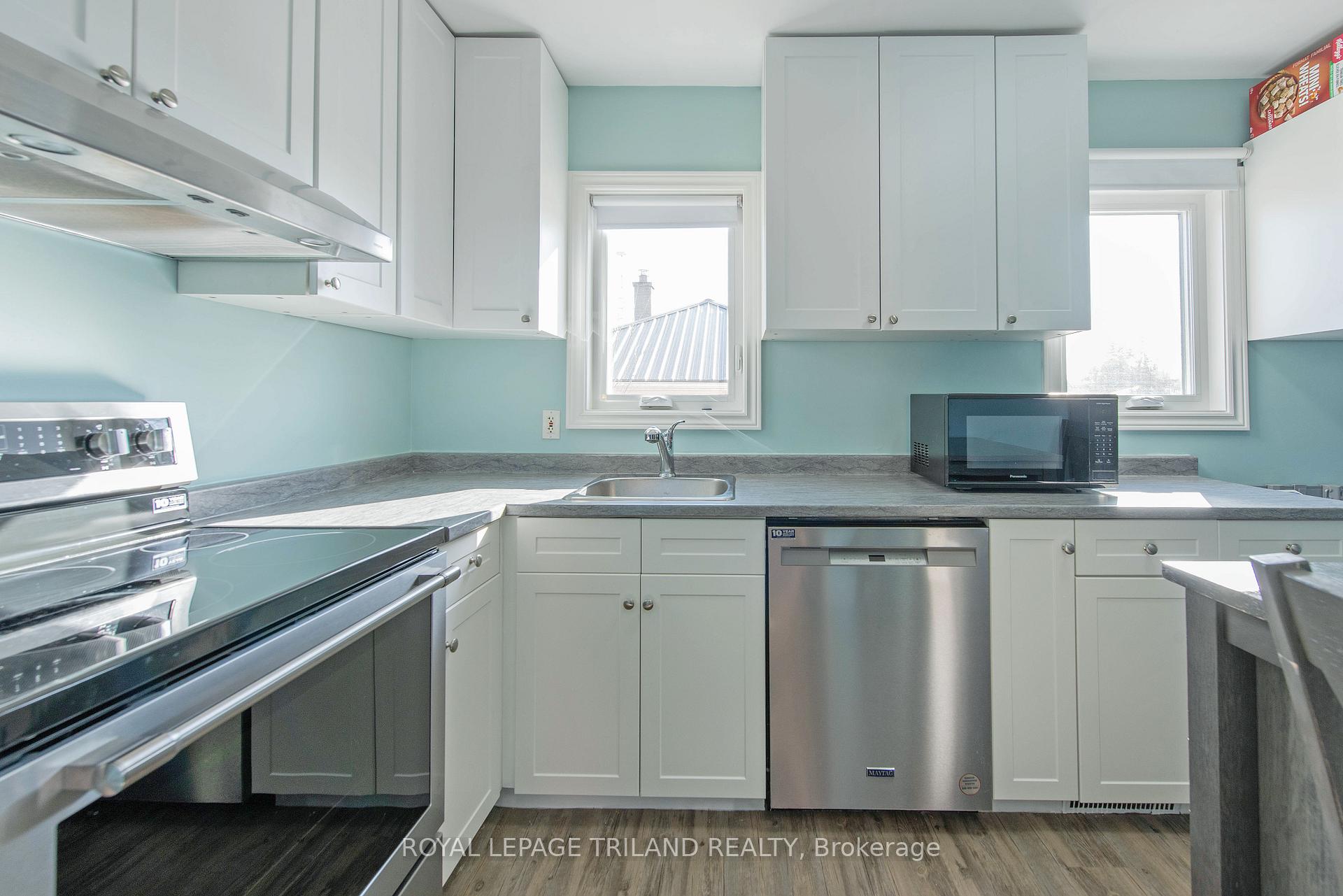 Photo 12 of 86 Dunkirk Drive, St. Thomas — HOMEH