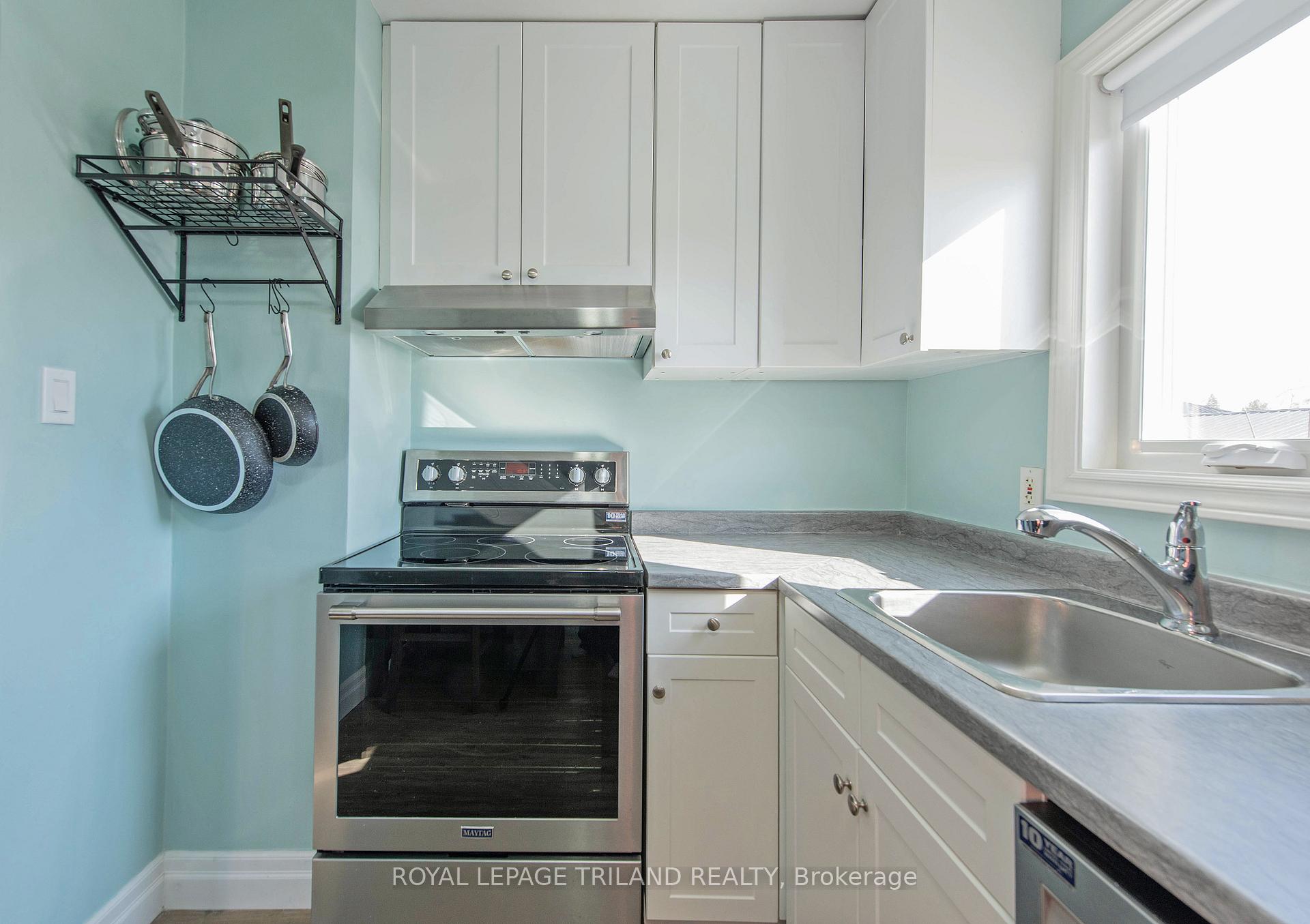 Photo 14 of 86 Dunkirk Drive, St. Thomas — HOMEH
