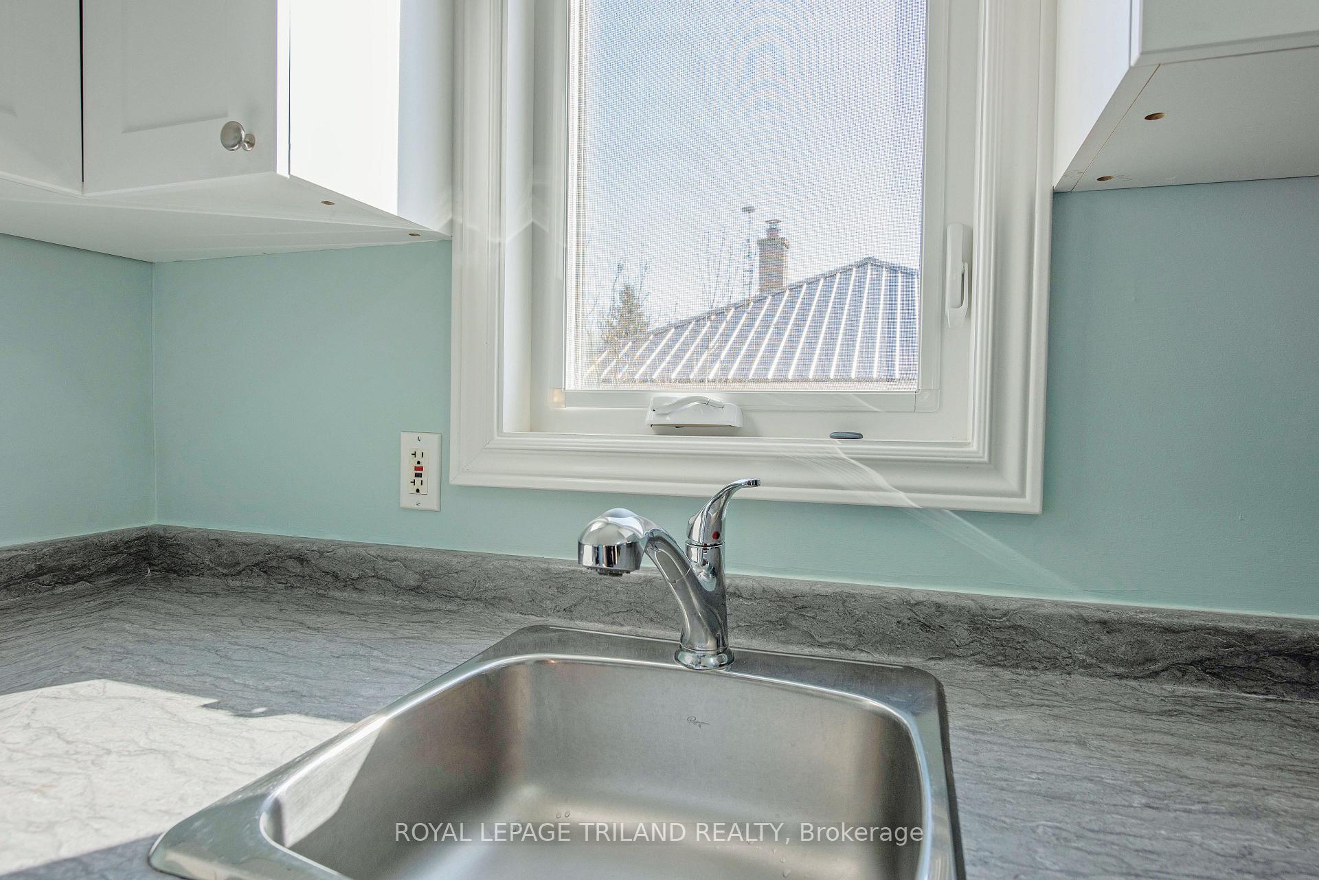 Photo 15 of 86 Dunkirk Drive, St. Thomas — HOMEH