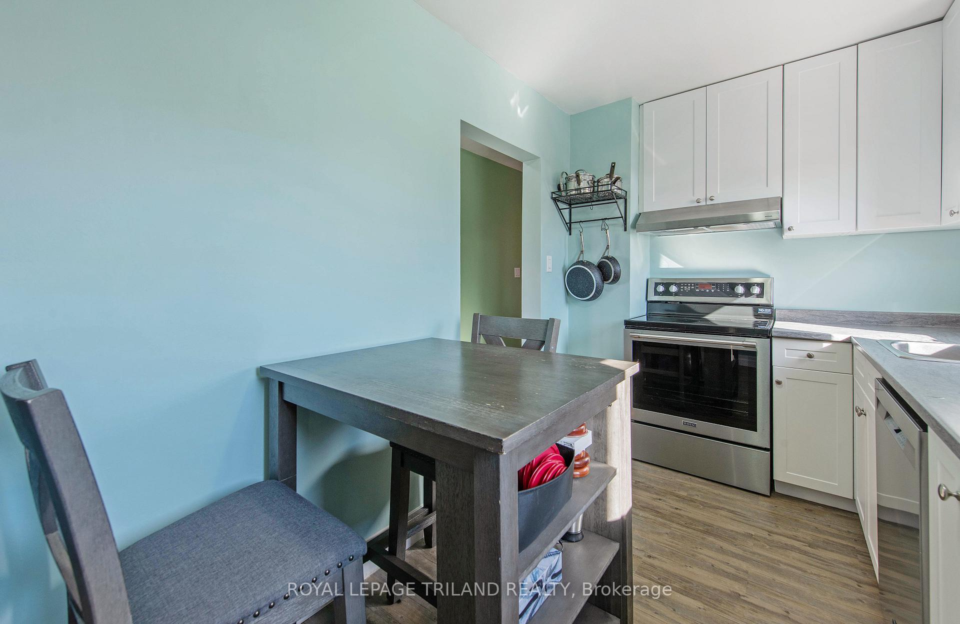 Photo 16 of 86 Dunkirk Drive, St. Thomas — HOMEH