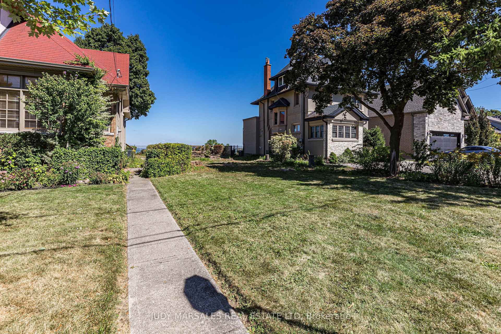 Photo 2 of 63 Mountain Park Avenue, Hamilton, Centremount — HOMEH