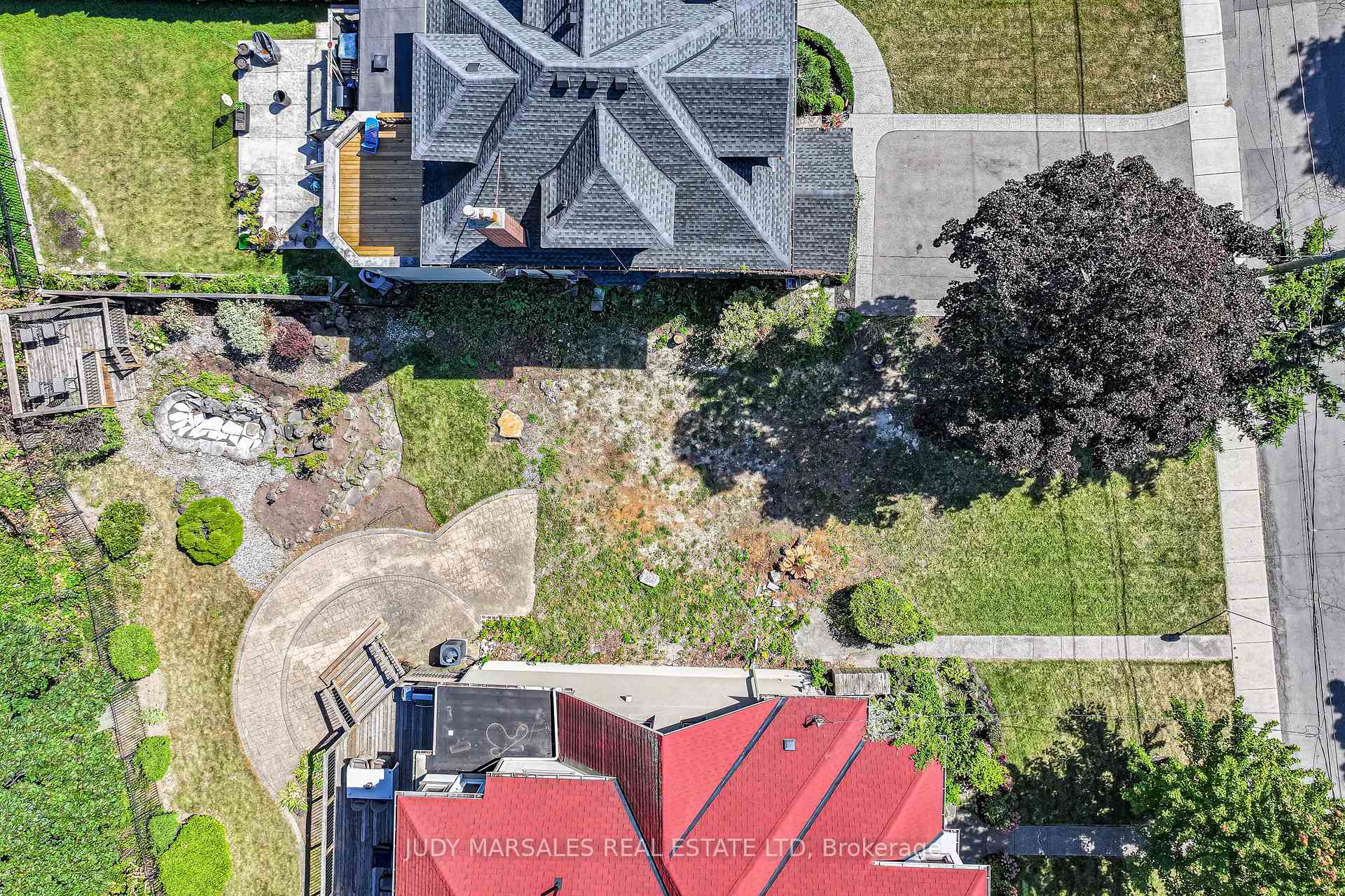 Photo 3 of 63 Mountain Park Avenue, Hamilton, Centremount — HOMEH