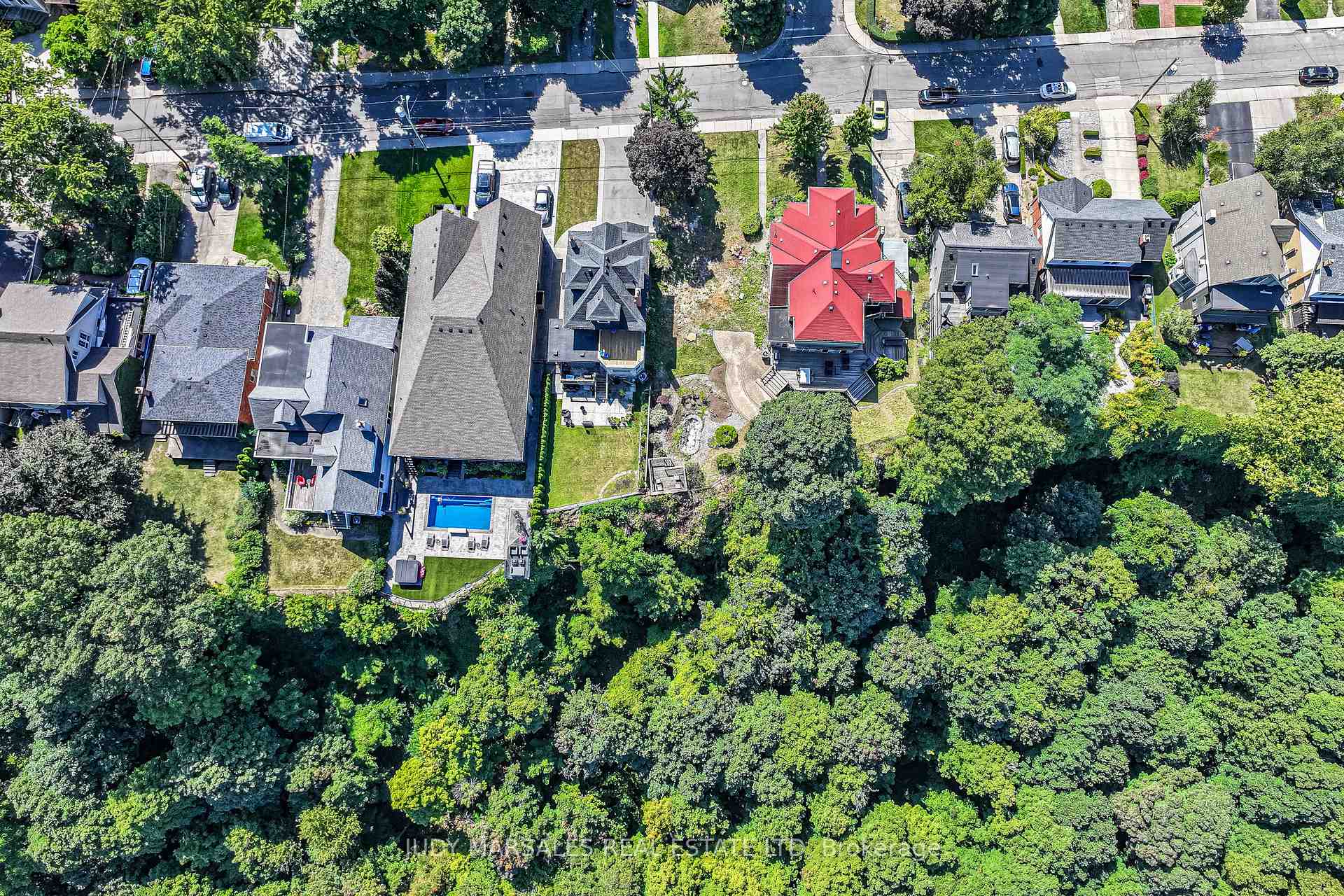 Photo 4 of 63 Mountain Park Avenue, Hamilton, Centremount — HOMEH