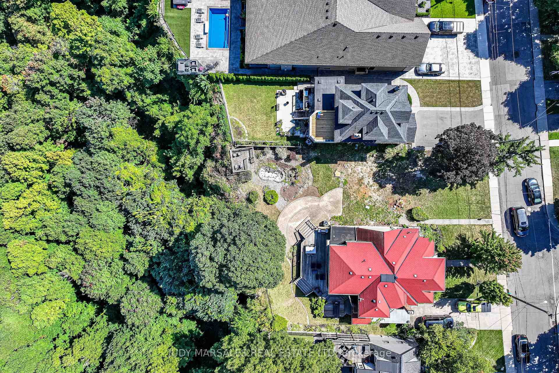 Photo 5 of 63 Mountain Park Avenue, Hamilton, Centremount — HOMEH