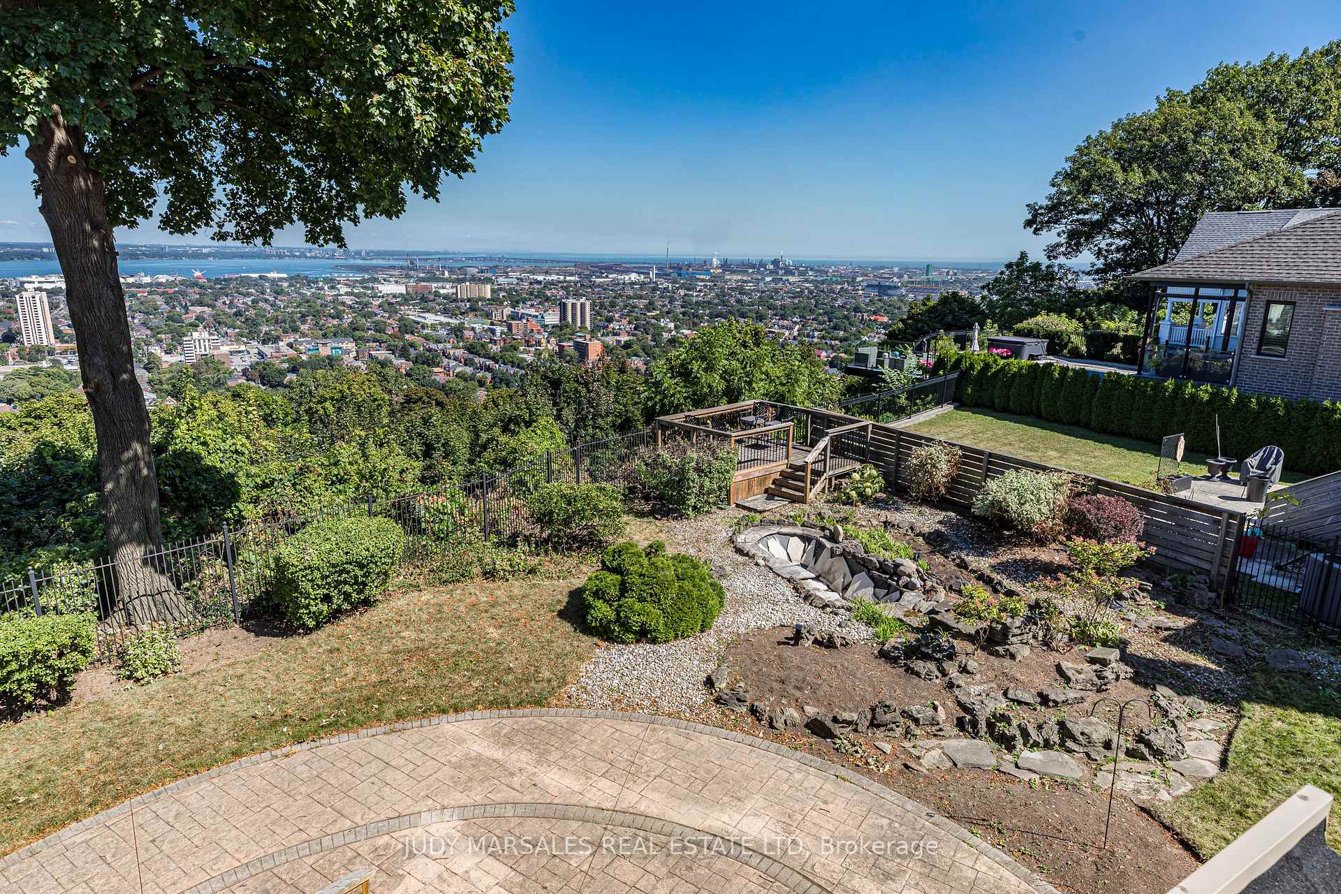 Photo 13 of 63 Mountain Park Avenue, Hamilton, Centremount — HOMEH