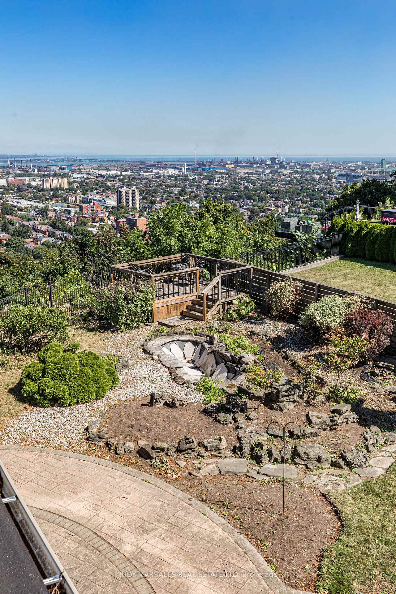 Photo 14 of 63 Mountain Park Avenue, Hamilton, Centremount — HOMEH