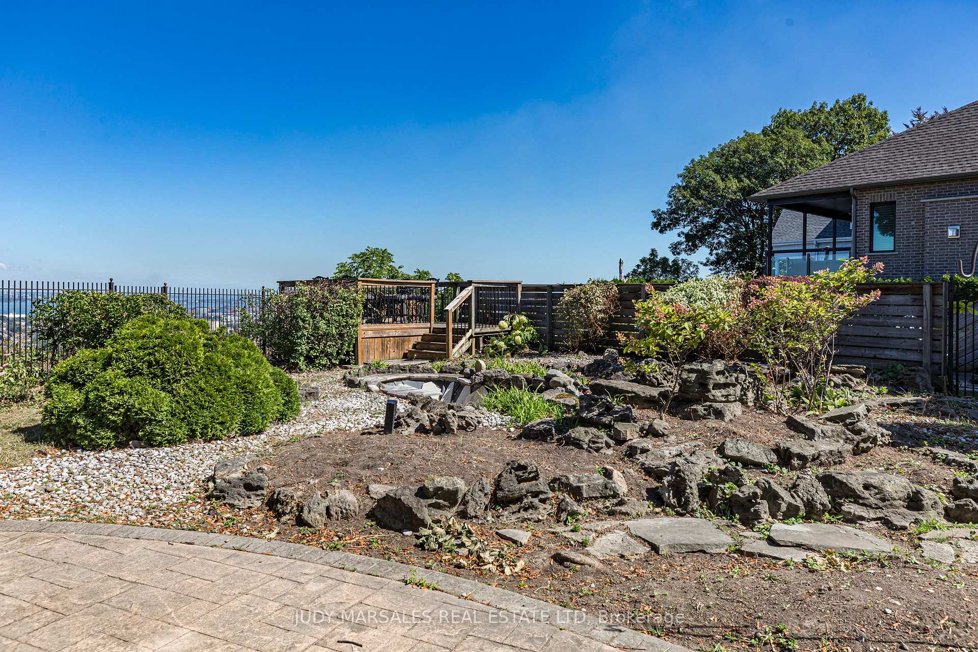 Photo 19 of 63 Mountain Park Avenue, Hamilton, Centremount — HOMEH