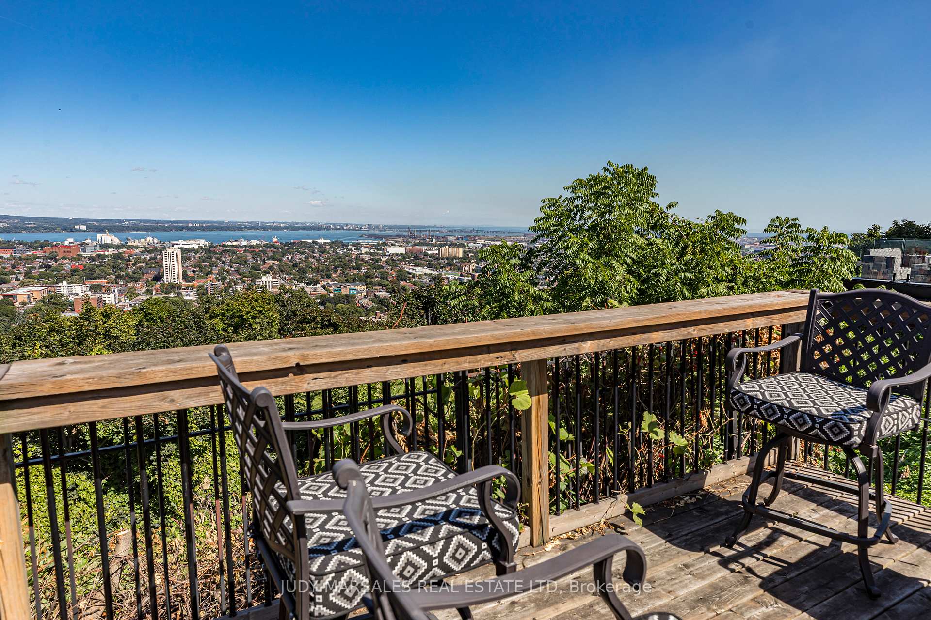 Photo 24 of 63 Mountain Park Avenue, Hamilton, Centremount — HOMEH