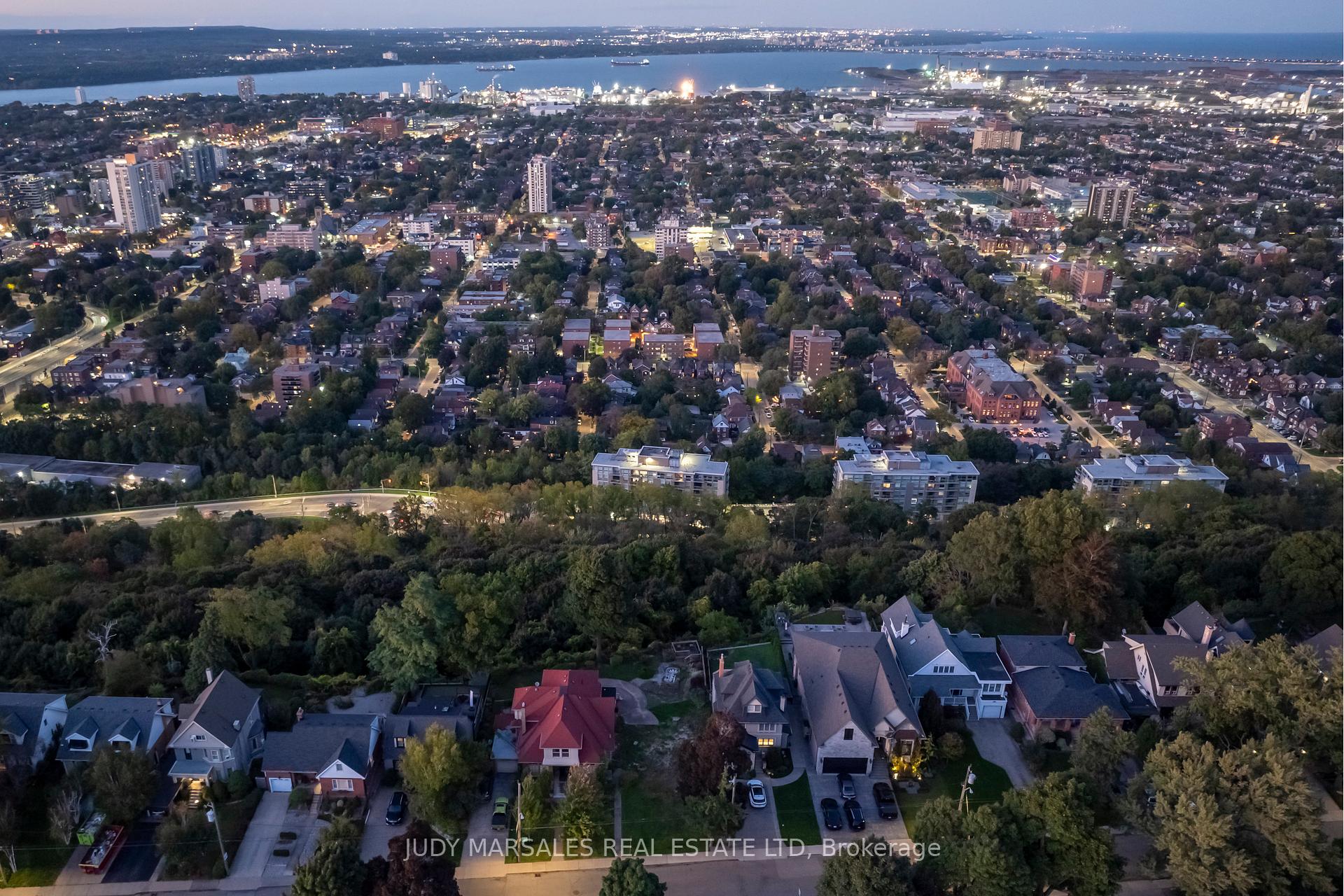 Photo 27 of 63 Mountain Park Avenue, Hamilton, Centremount — HOMEH