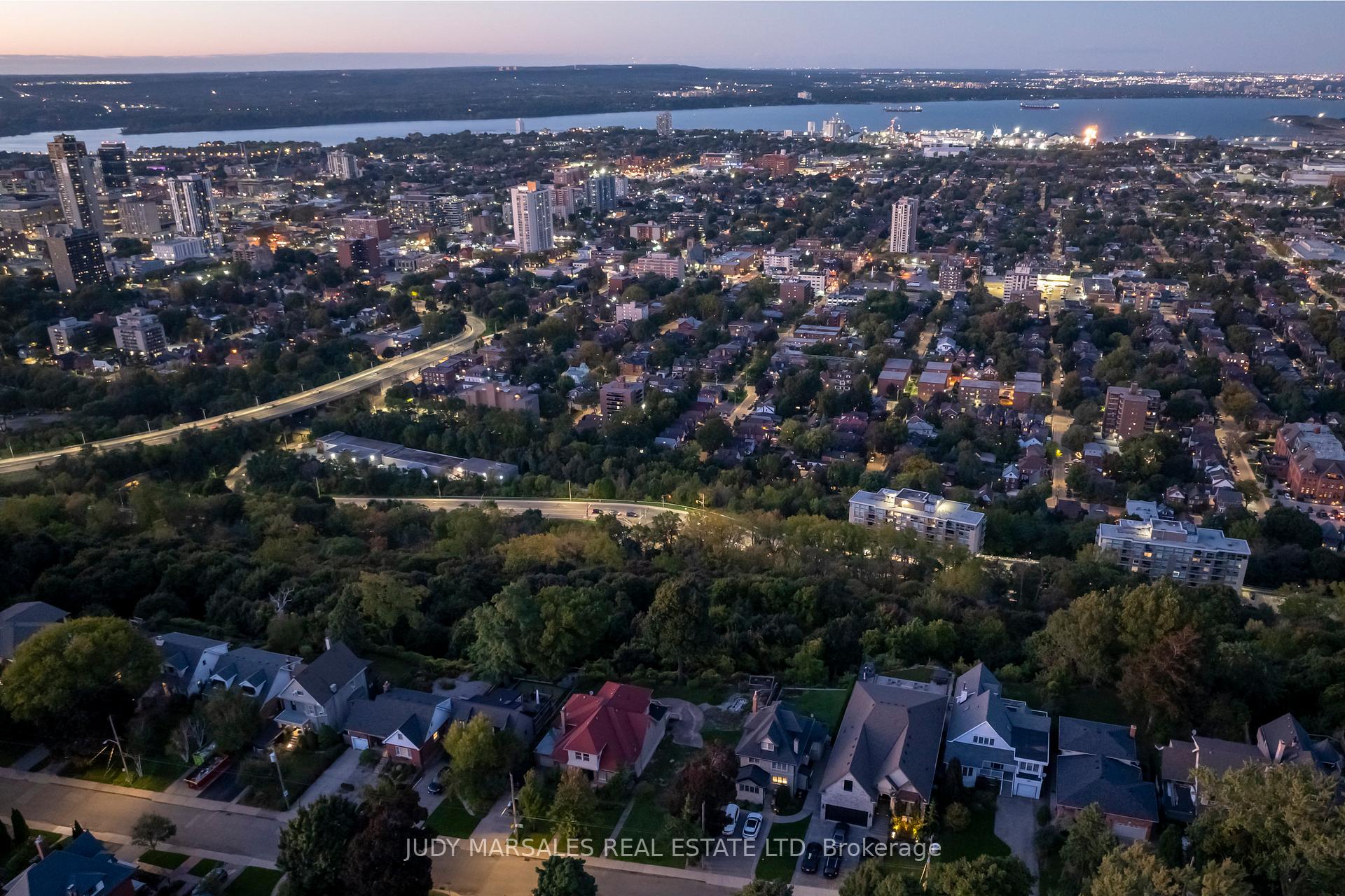 Photo 28 of 63 Mountain Park Avenue, Hamilton, Centremount — HOMEH